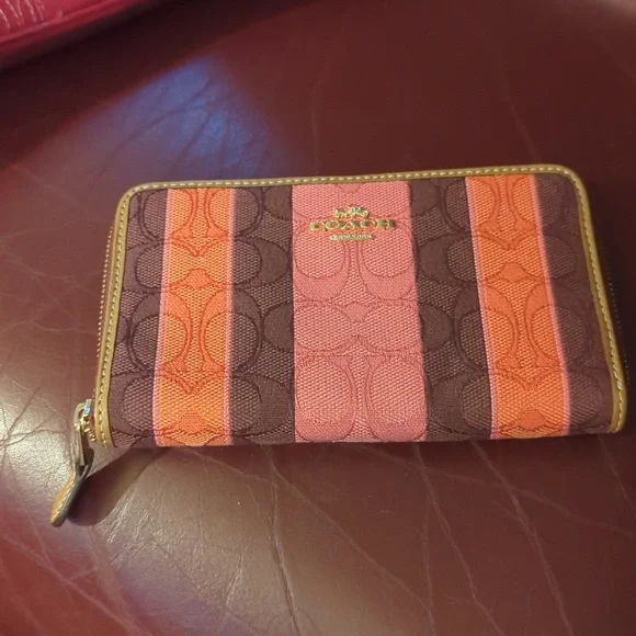 Coach Pink and Brown Wallet medium ID zip - Picture 13 of 13